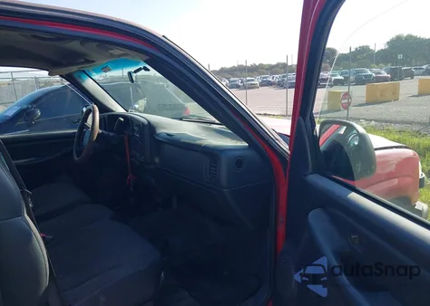 2000 Chevrolet Silverado 1500 из США, поврежденный, VIN 1GCEK14W7YE204409